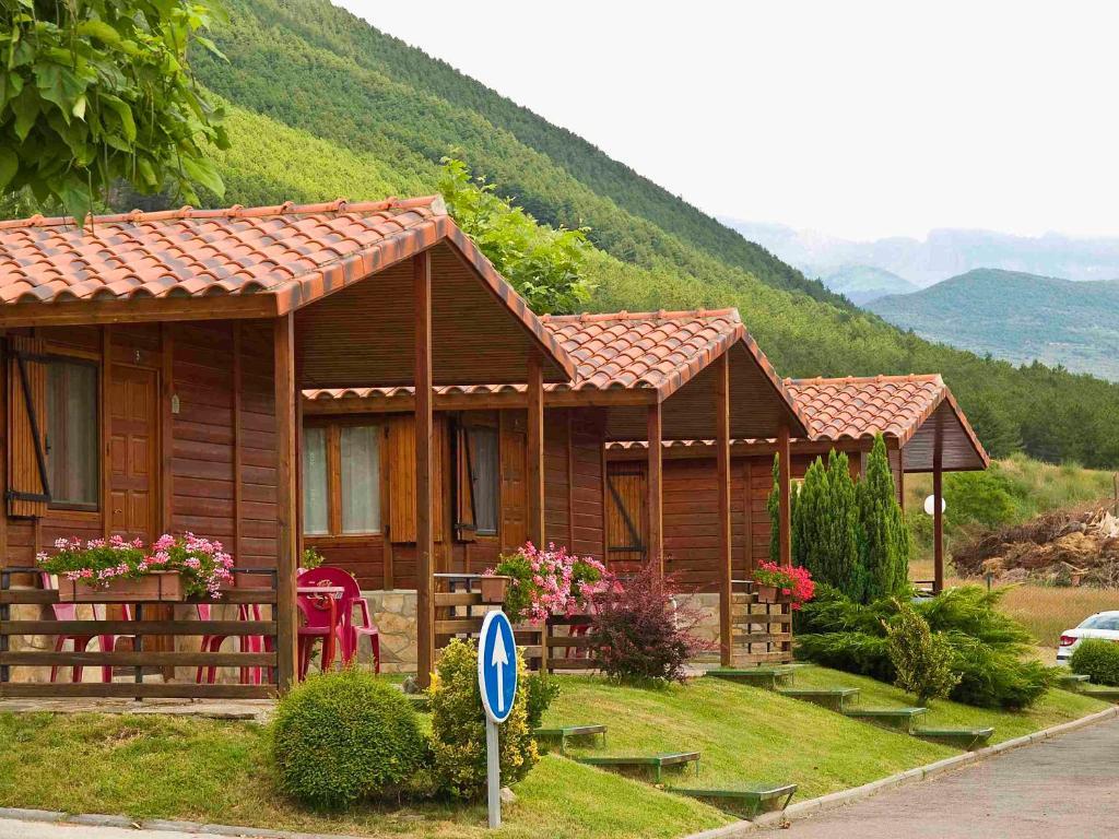 Camping Valle De Tena Sabiñánigo الغرفة الصورة