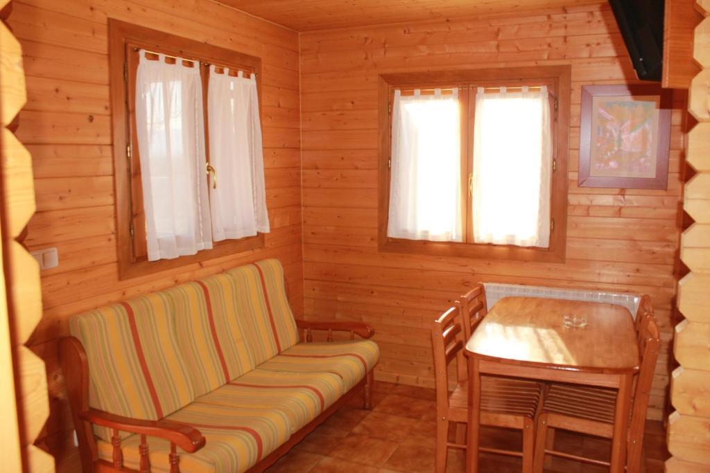 Camping Valle De Tena Sabiñánigo الغرفة الصورة