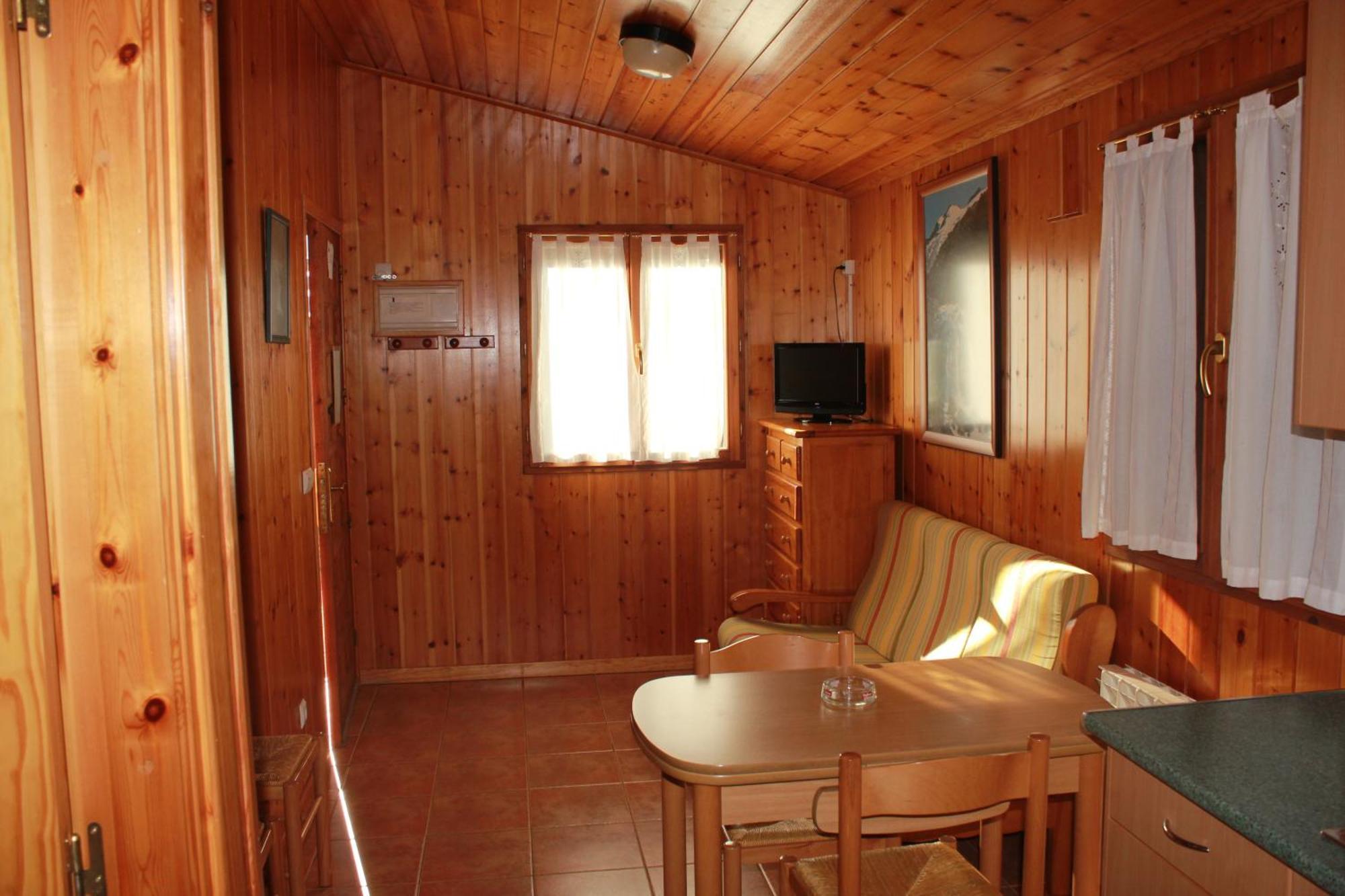 Camping Valle De Tena Sabiñánigo المظهر الخارجي الصورة