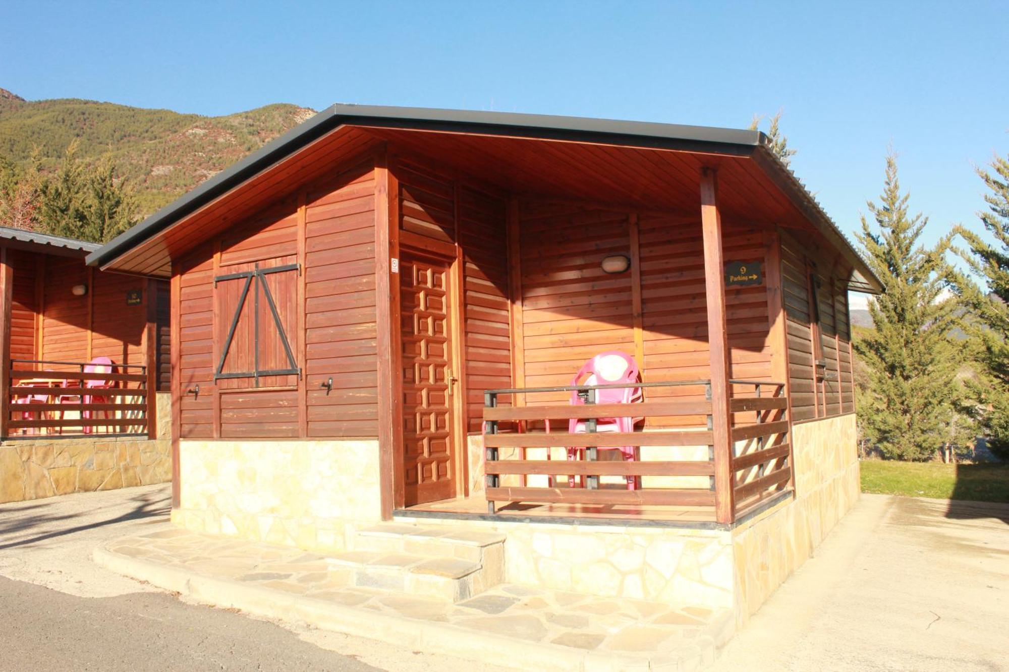 Camping Valle De Tena Sabiñánigo المظهر الخارجي الصورة