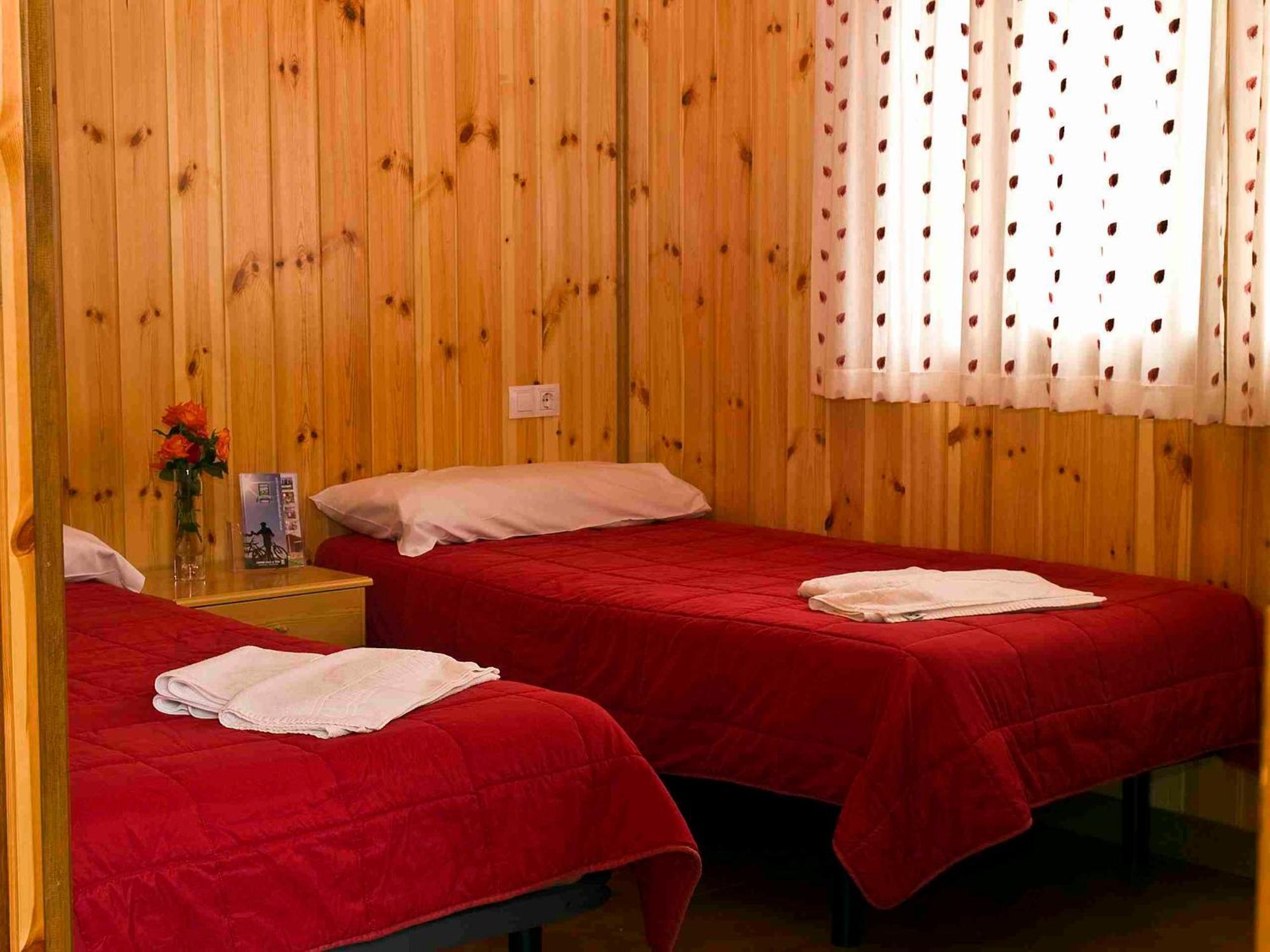 Camping Valle De Tena Sabiñánigo المظهر الخارجي الصورة