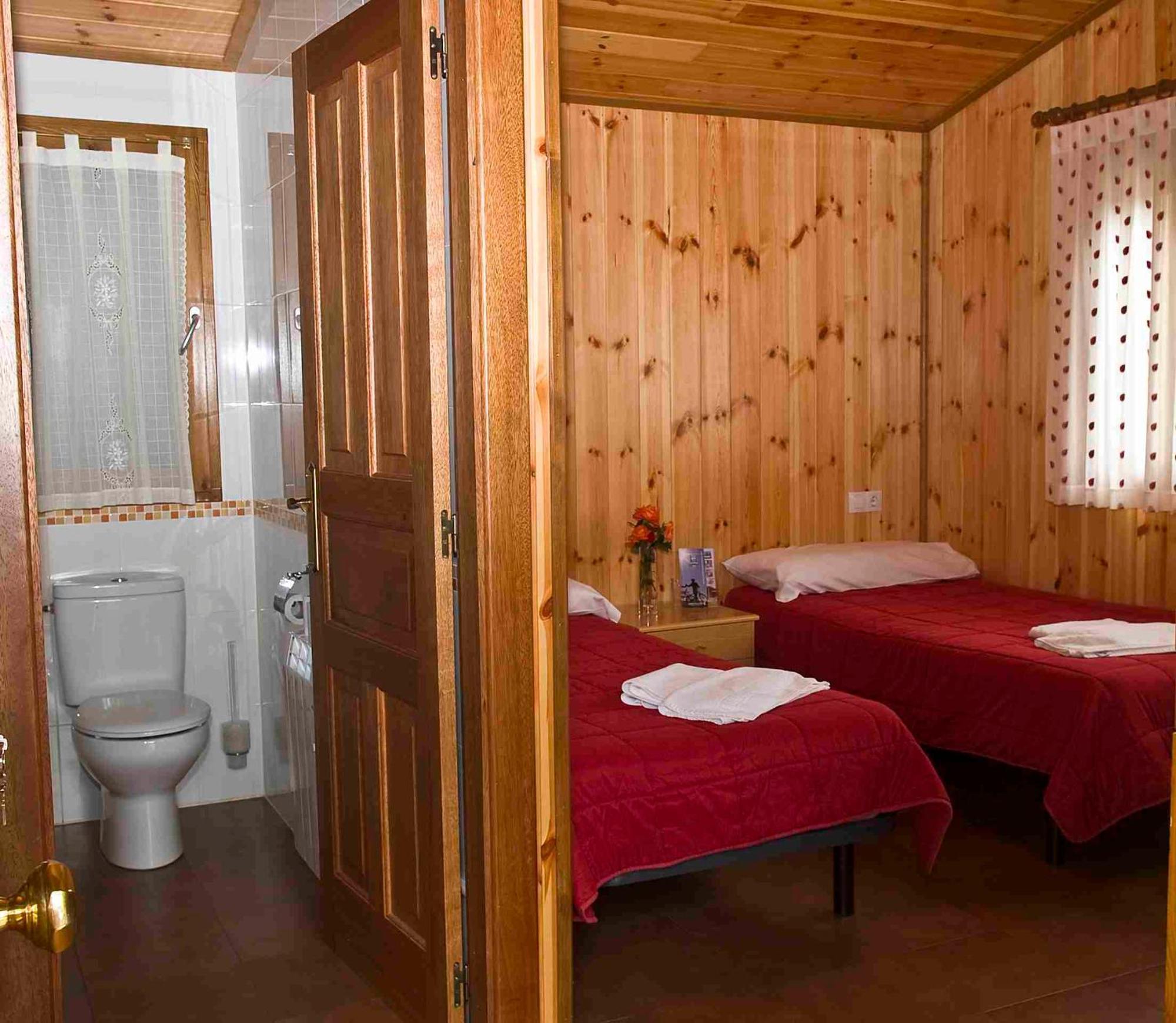 Camping Valle De Tena Sabiñánigo المظهر الخارجي الصورة