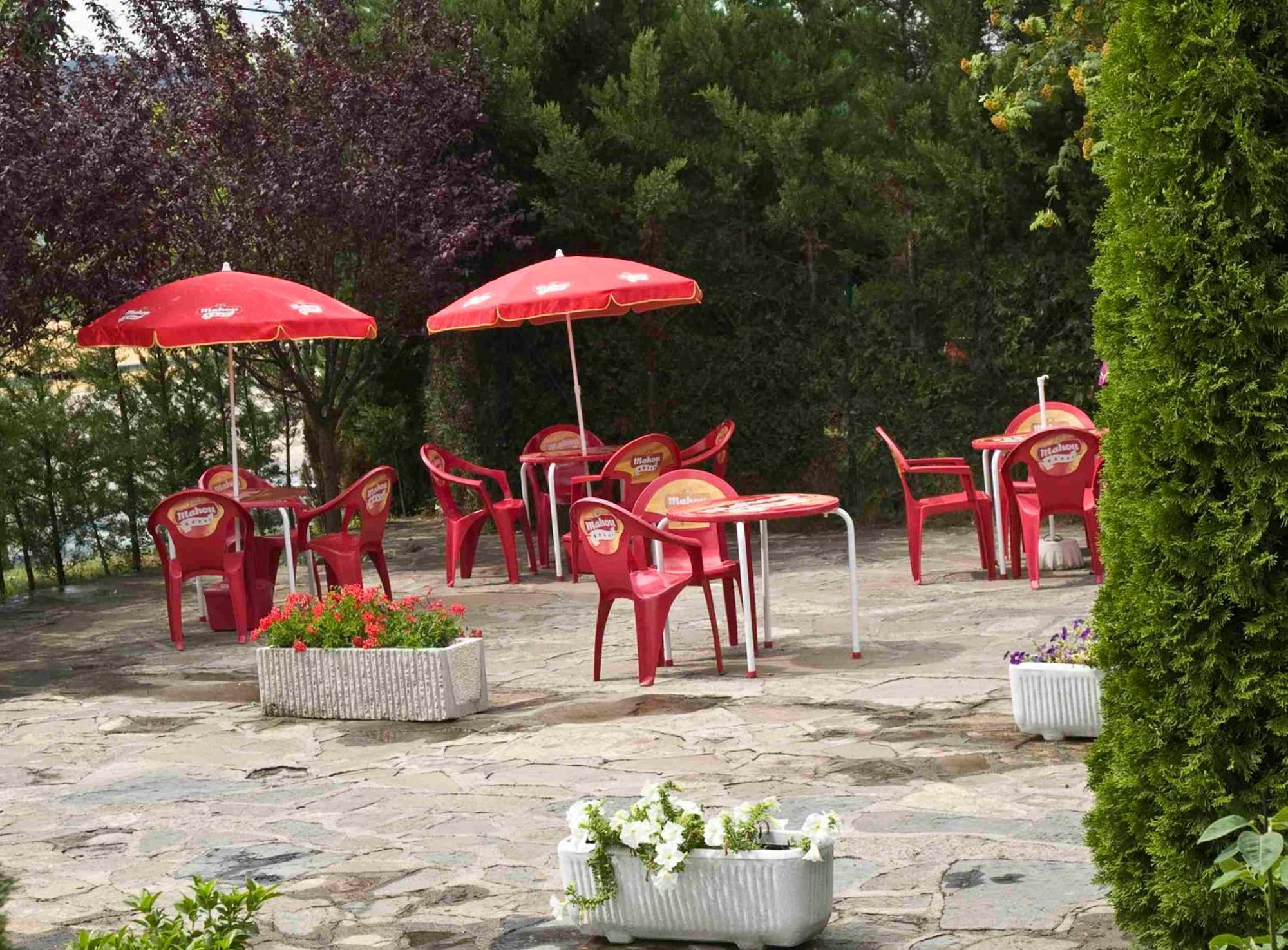 Camping Valle De Tena Sabiñánigo المظهر الخارجي الصورة