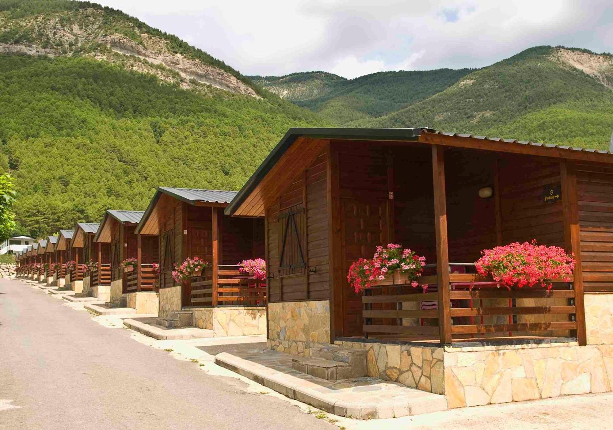 Camping Valle De Tena Sabiñánigo المظهر الخارجي الصورة